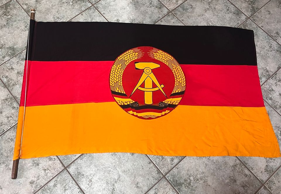 DDR Fahne — in Lübben