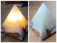 Onyx Steinlampe Pyramide Lampe 15x15x17 cm 3,1 kg Niedersachsen - Salzgitter Vorschau