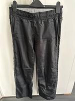 Schwarze Nike Sporthose, Größe 36/38 Hessen - Nidderau Vorschau