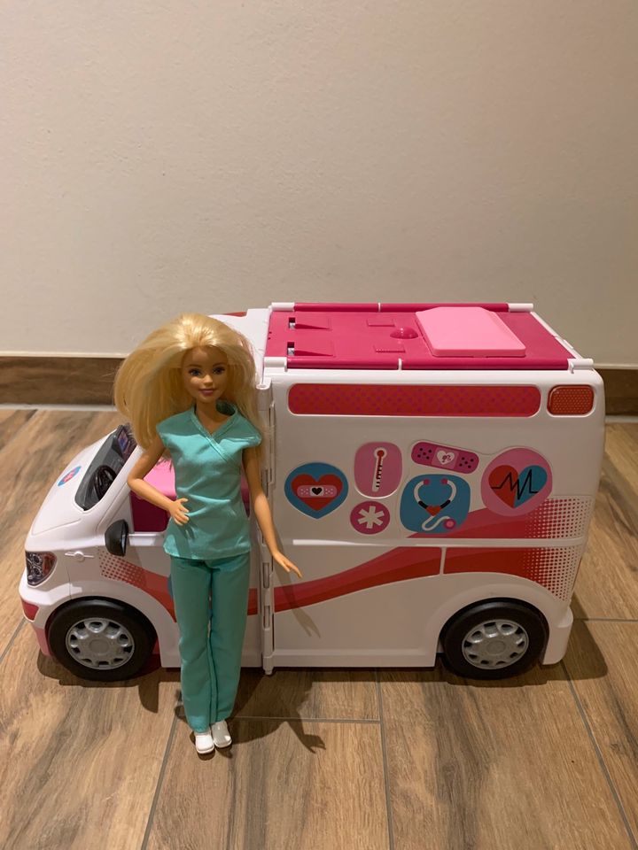 Barbie Krankenwagen mit Sound und Barbie in Thale-Friedrichsbrunn