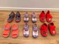 Hausschuhe Badeschuhe Crocs für Kinder Größe 24-28 Schwerin - Altstadt Vorschau