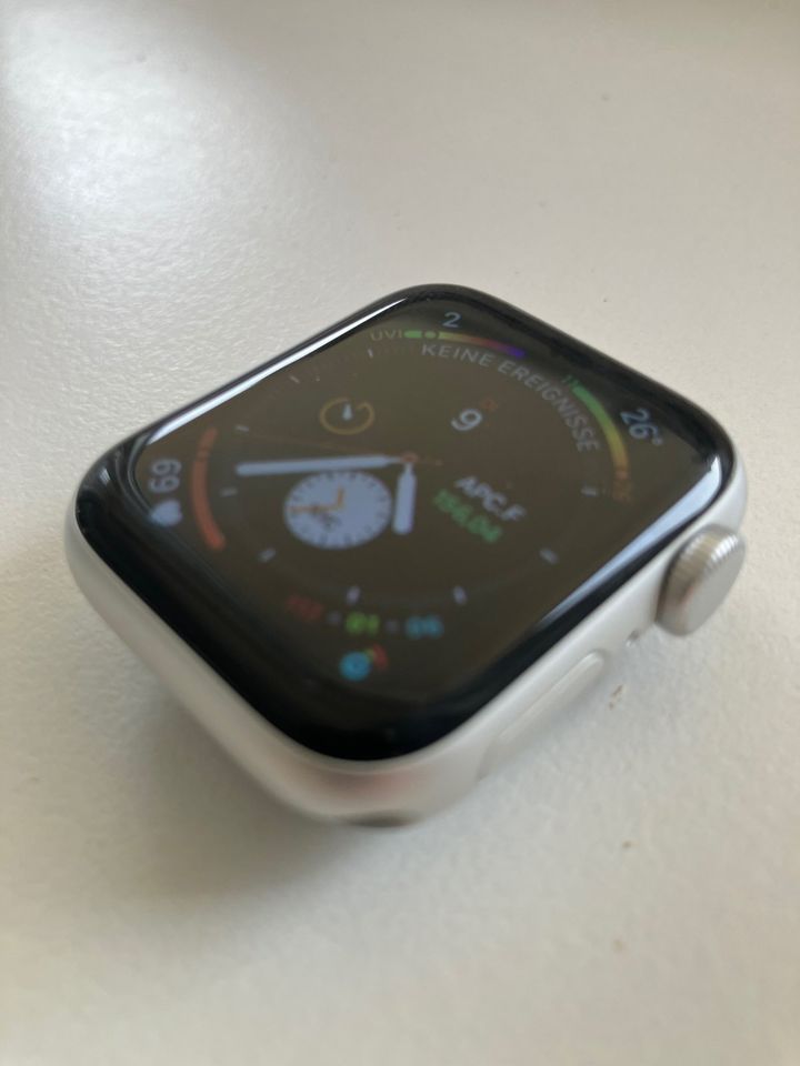 Apple Watch SE 40 mm (2. Generation) 2023 in Berlin