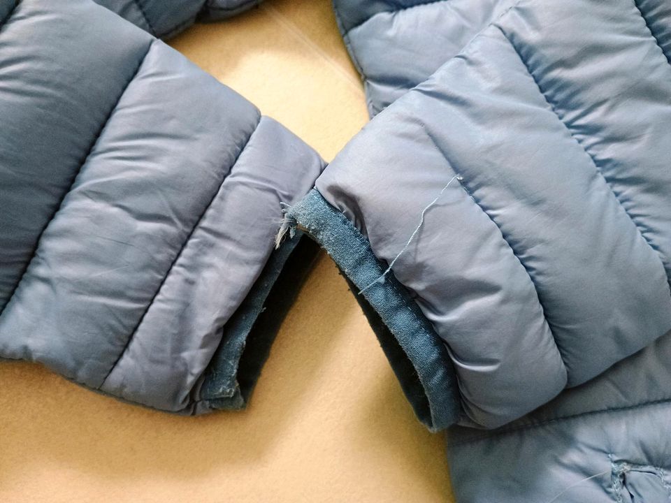 Steppjacke hellblau mit Kapuze 146/152 Übergangsjacke in Grafenwöhr