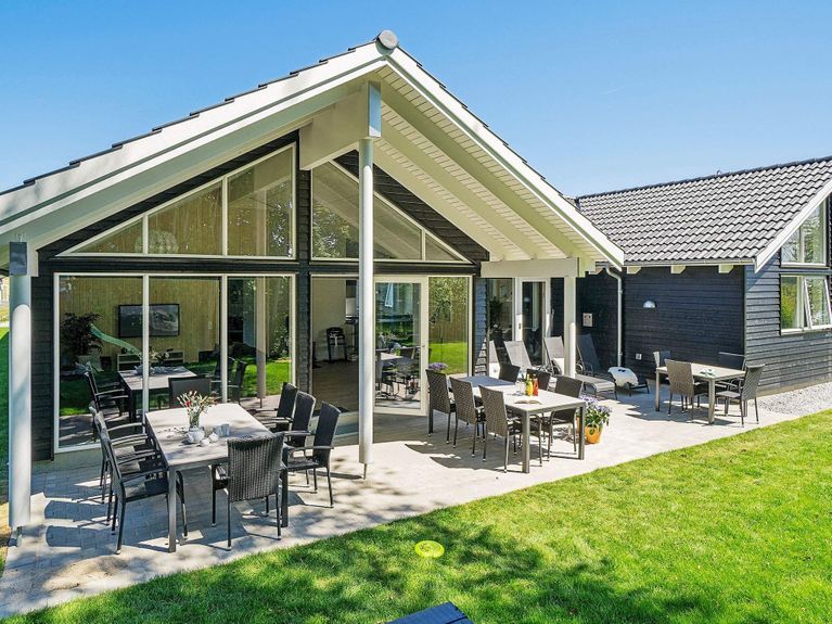 Ferienhaus mit Pool in Kappeln (Ostsee) für 18 Personen + 2 Hunde in Kappeln