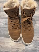 UGG Sneaker braun mit Fell Nordrhein-Westfalen - Lohmar Vorschau