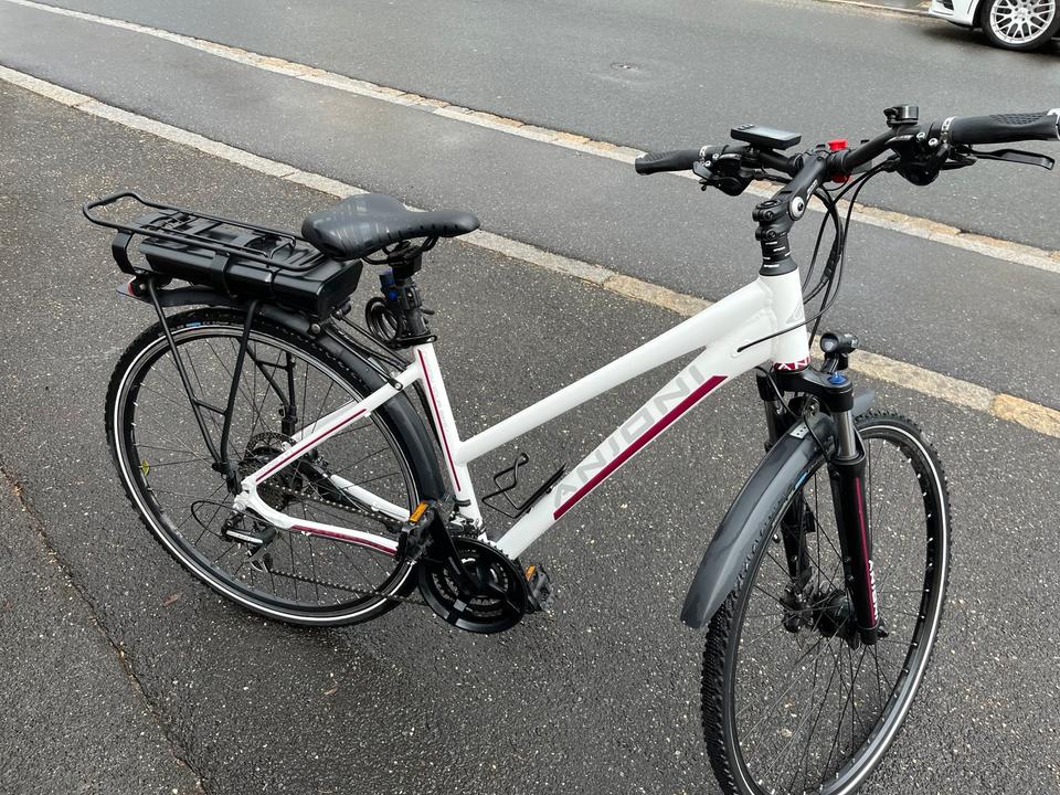 E Bike Damen weiß 26 Zoll *sehr gepflegt* in Amberg