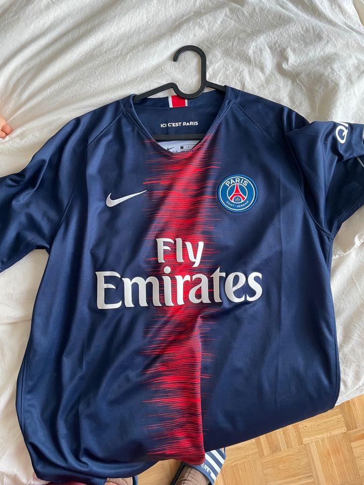 Paris Saint Germain L PSG Trikot Jersey Ibrahimovic Neymar mbappe in Wilhelmshaven