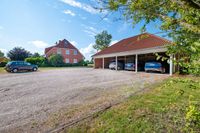 Idyllisch gelegenes 6-Parteienhaus inkl. 4 Carports, 2 SP, 3 Terrassen - komplett vermietet! Humptrup - Humptrup Vorschau