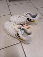 Turnschuhe mit Micki  Maus  Motiv+bunte Schnürsenkel Nordrhein-Westfalen - Alsdorf Vorschau