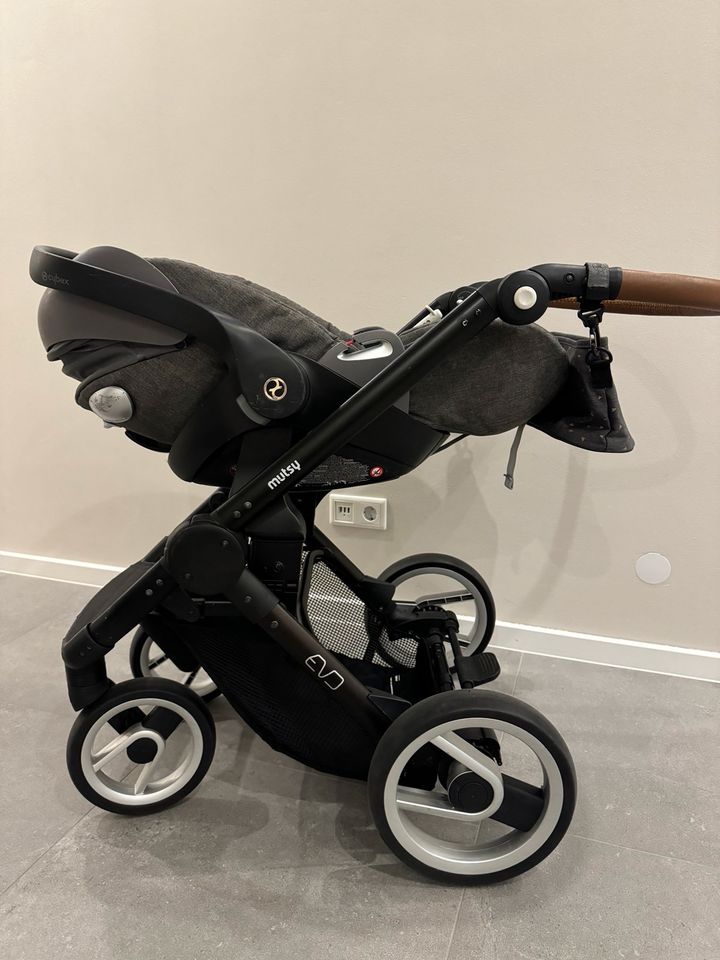 Cybex Cloud Q Platinum Babyschale in Bremerhaven