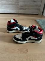 Nike Air Jordan 1 mid schwarz weiß rot unisex Größe 39 Saarland - Lebach Vorschau