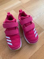 Adidas Hallenschuhe hell Schuhe Sportschuhe Gr. 31 Niedersachsen - Oldenburg Vorschau