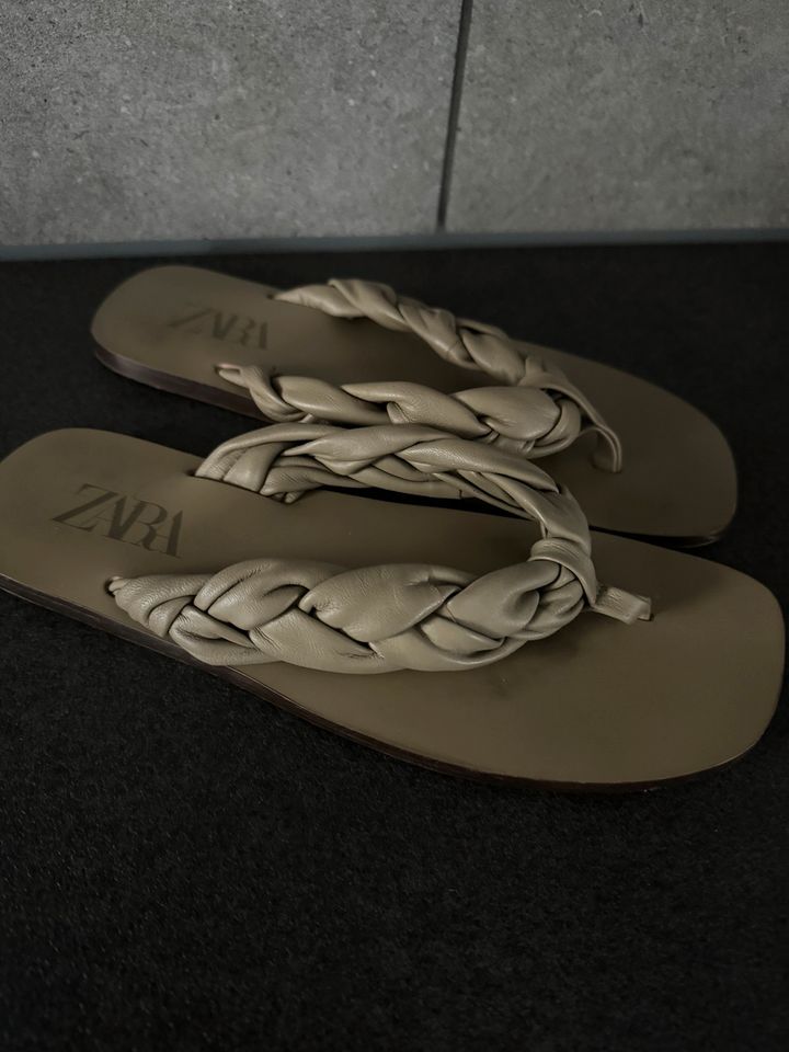 Zara Flip flops Zehentrenner khaki Sommerflipflop gr 39 olivgrün in Witten