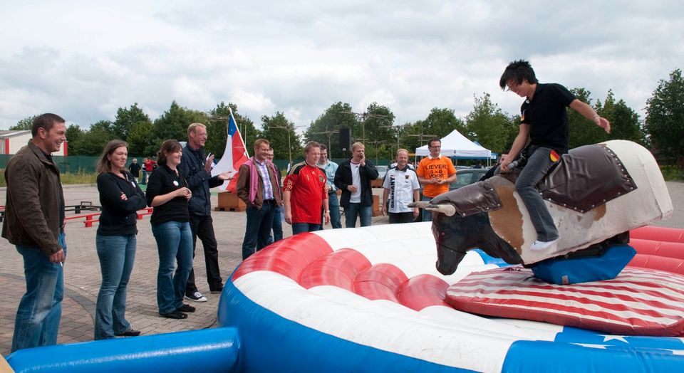 Bull riding S Rodeo Bullen reiten  mieten leihen Hüpfburg in Vechta