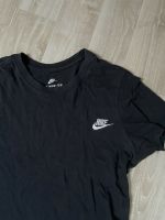 Nike T-Shirt Shirt Gr XS dunkelblau wneu Niedersachsen - Wendisch Evern Vorschau