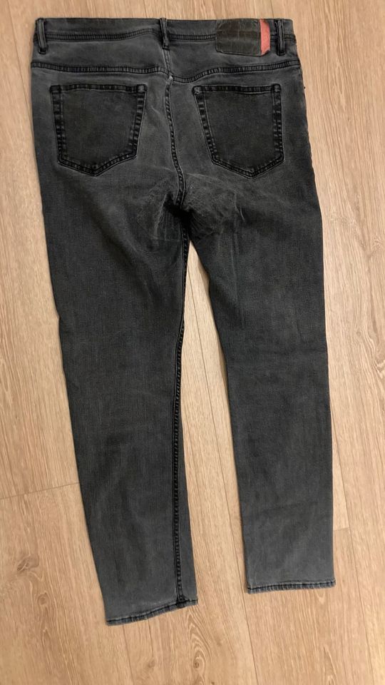 Acne Studios Jeans stark gebraucht in Bad Dürkheim