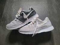 NIKE Turnschuhe Gr.39 weiss/grau Sportschuhe Leipzig - Lausen-Grünau Vorschau