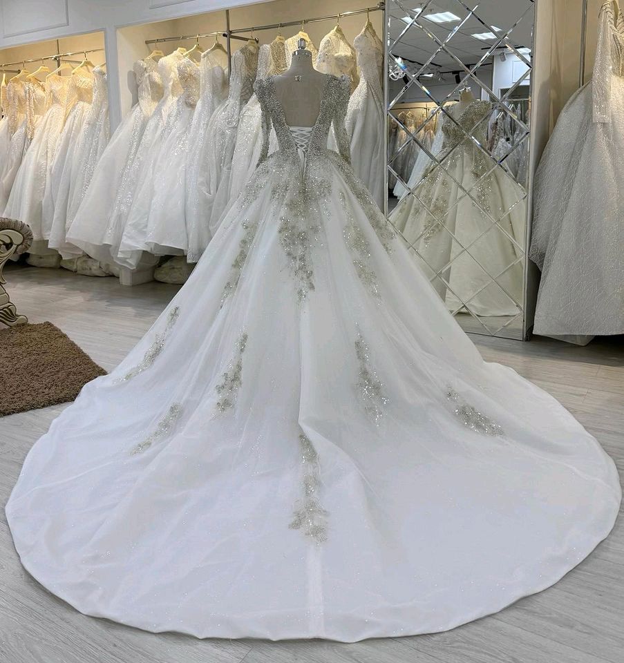 Neues Hochzeitskleid, Kollektion 2024 in Dessau-Roßlau