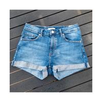 Jeans-Shorts *H&M* / regular waist / Größe 36 Bayern - Schwabhausen Vorschau