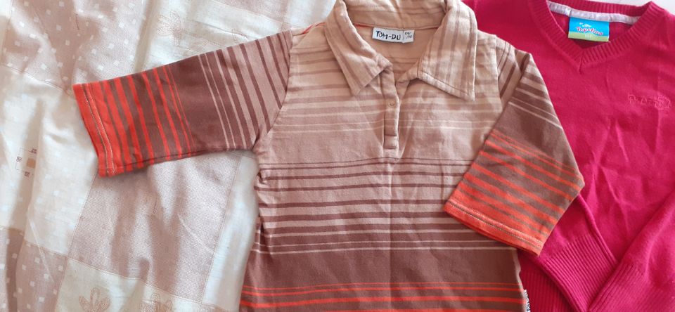 Shirts, Pullis, Rollis, Kleiderpaket für Mädchen Gr. 104 in Schieder-Schwalenberg