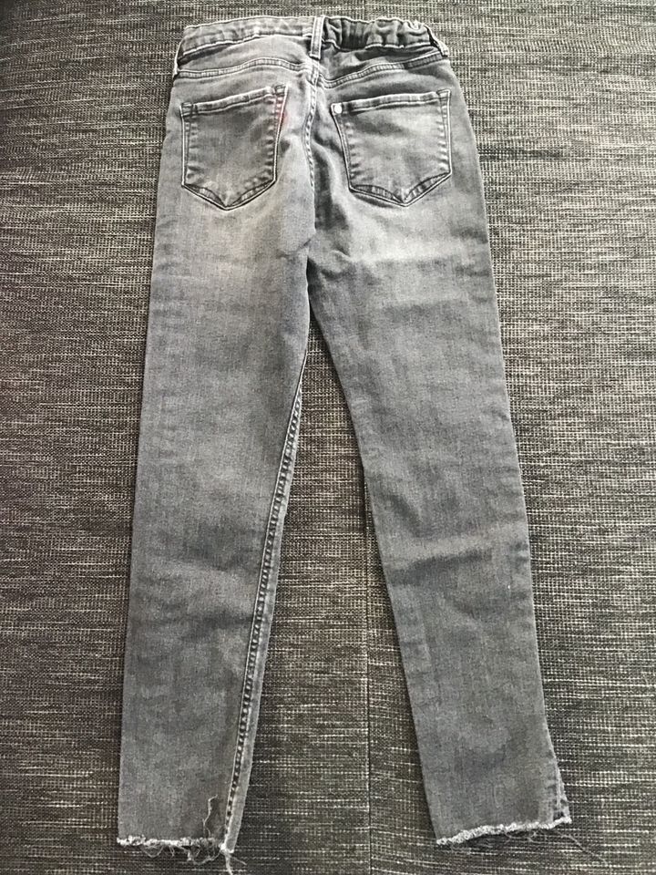 Jeans Hose skinny fit gr.140 H&m in Karlsdorf-Neuthard