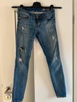 skinzee low zip Diesel Jeans blau 26 30 röhrenjeans Schleswig-Holstein - Itzehoe Vorschau