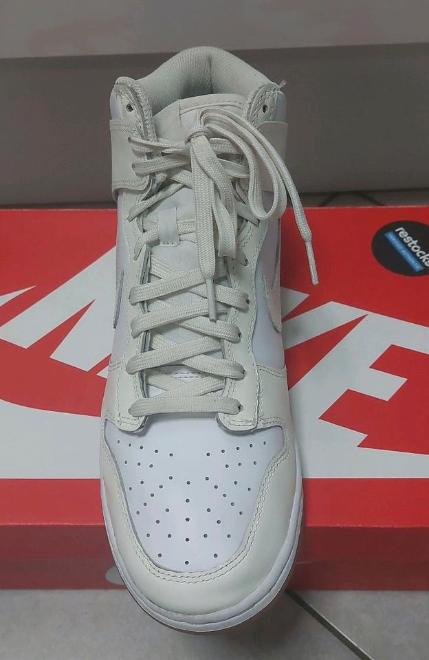 Nike Dunk High white/sail-gum med brown Sneaker 42,5 TOP in Hamm