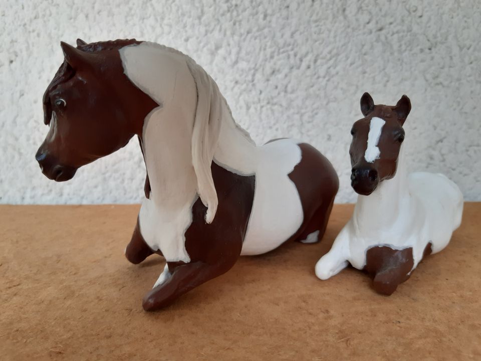 MODELLPFERDE BREYER MISTY MIT FOHLEN LIEGEND CM BOWMAN USA OOAK in Oberursel (Taunus)