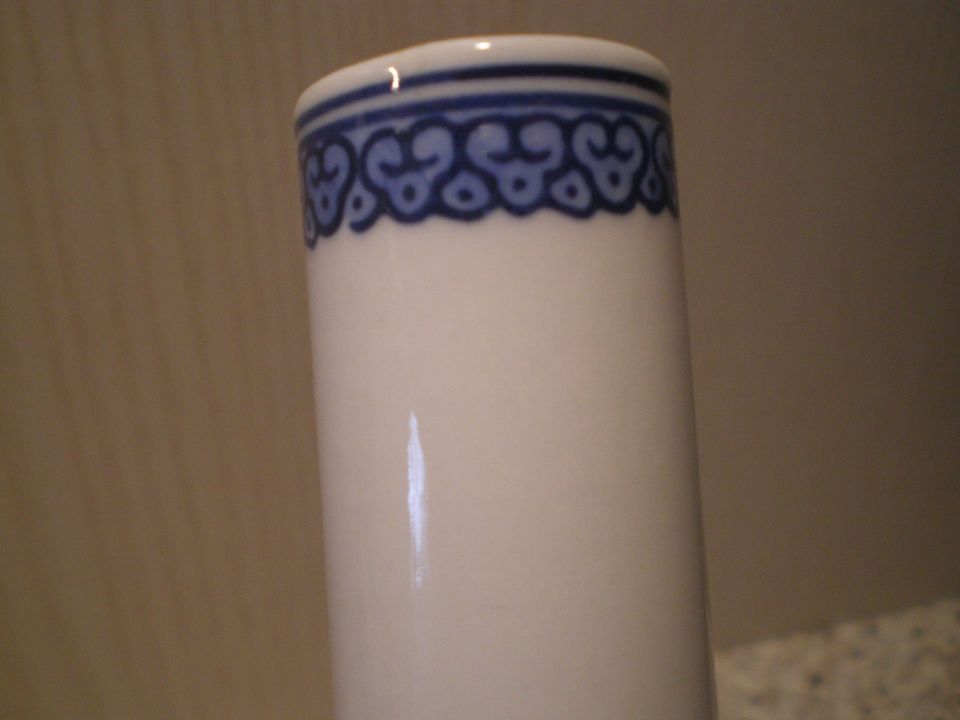 DACHBODENFUND *Porzellan Vase mit unbekannter Bodenbeschriftung* in Harsewinkel