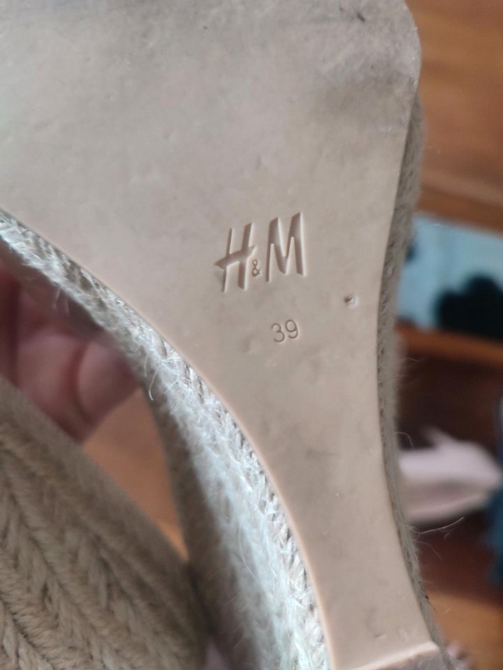 H&M Schuhe Bast transparent Gr 39 in Sersheim