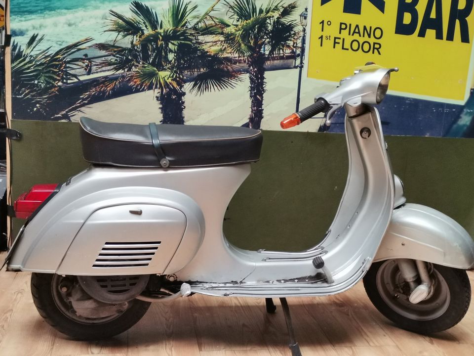 Vespa 50S in Originallack in München