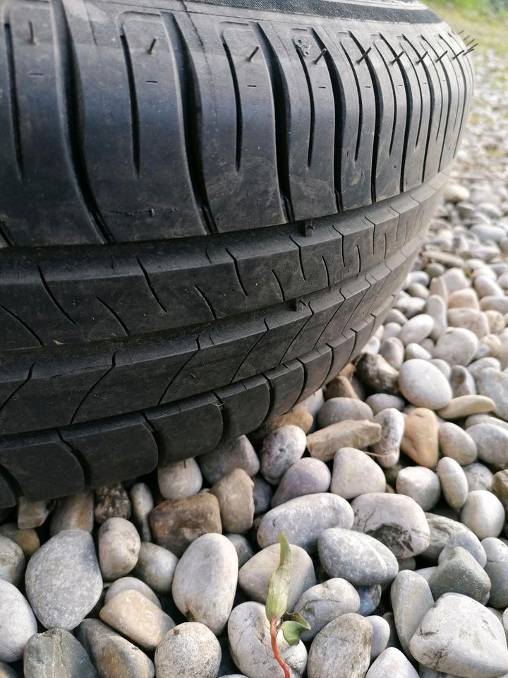 Sommerreifen Michelin 185/60R15 auf Stahlfelgen. Renault Clio in Pfaffenhausen