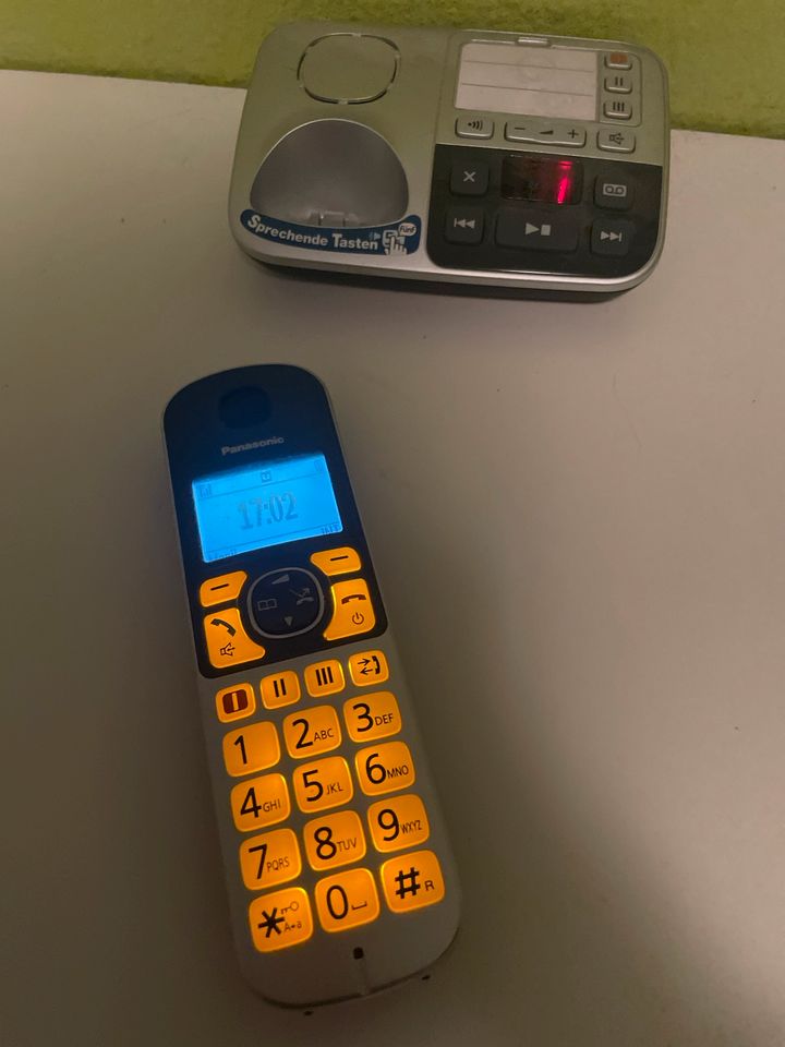 Panasonic Senioren Telefon mit Anrufbeantworter in Eimeldingen