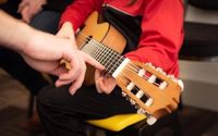 Gitarrenlehrer für meinen Sohn (9 Jahre) Rheinland-Pfalz - Landau-Arzheim Vorschau