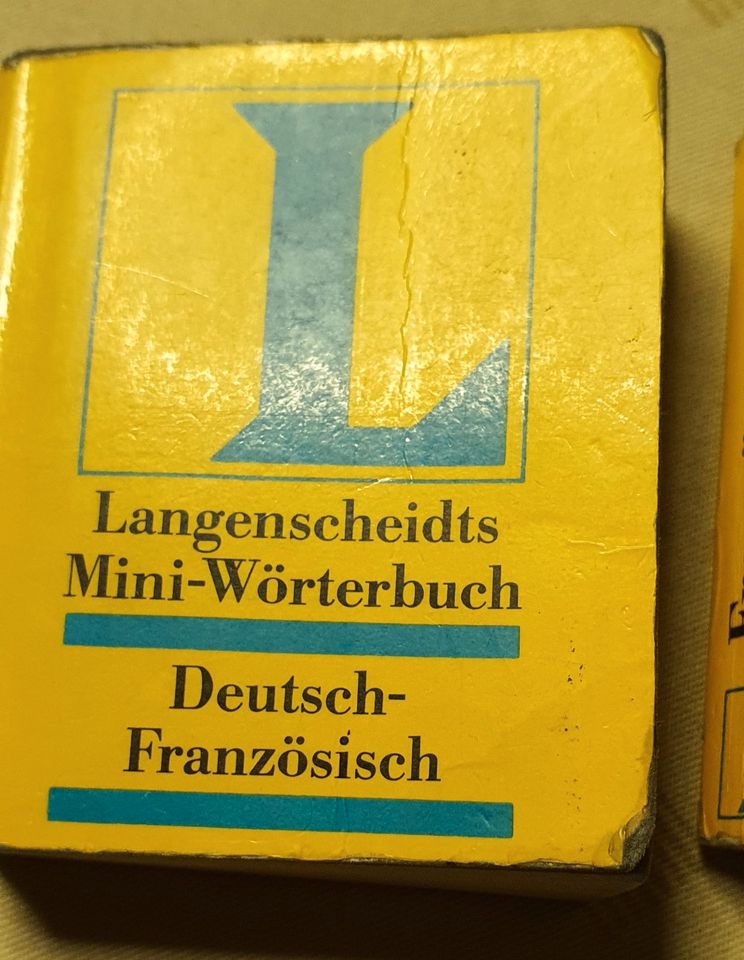 2 kleine Mini-Wörterbüchlein Französisch-Deutsch und umgekehrt in Wenden