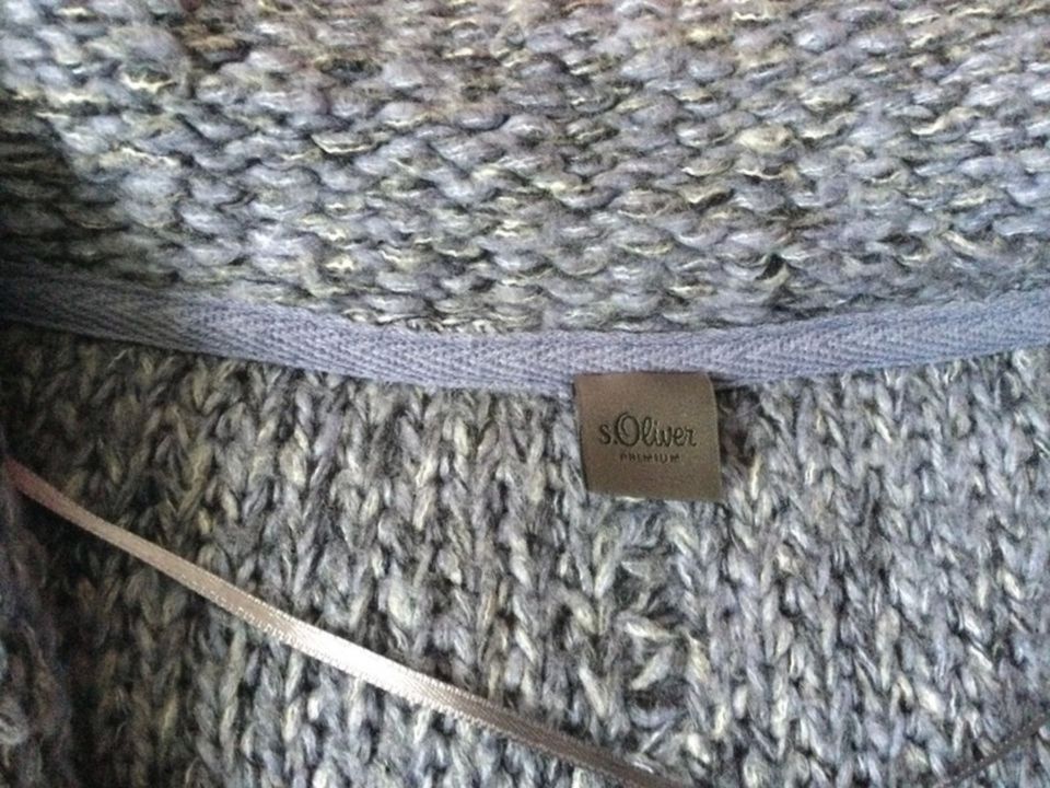 schöner Strickmantel / lange Strickjacke von S.Oliver Größe 38 M in Konstanz