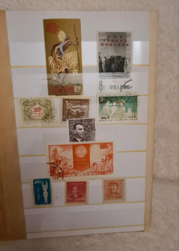 Altes Briefmarkenalbum Briefmarkensammlung in Berlin
