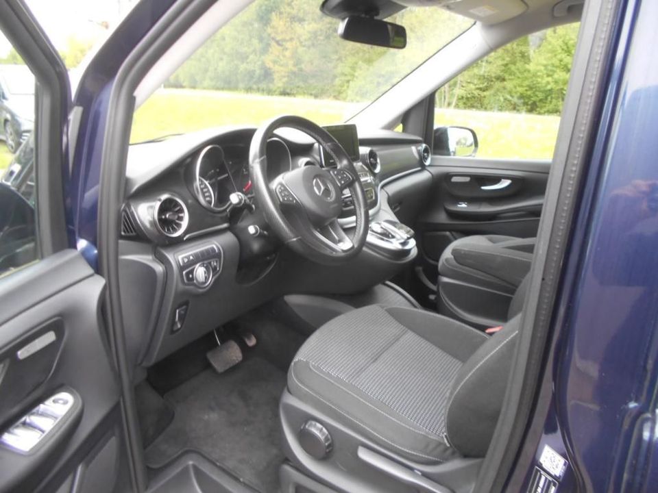 Mercedes-Benz V 300 Edition Kompakt 7-Sitze AHK 2.5t. Klima 4x in Schorndorf