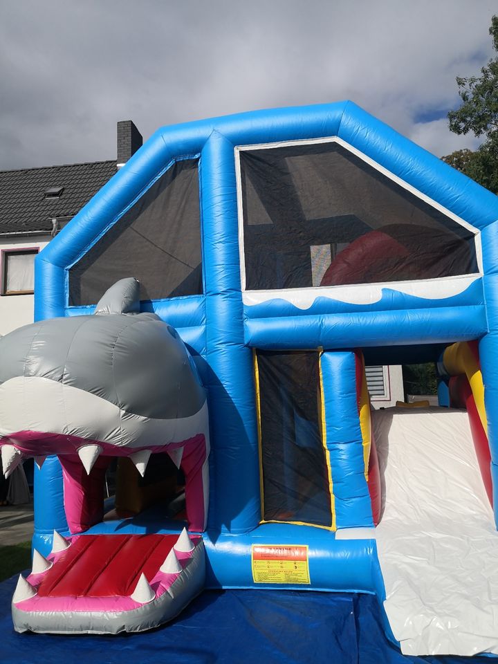 Profi Hüpfburg Sharky, Hochzeit, Kindergeburtstag, Vereinsfest in Herne