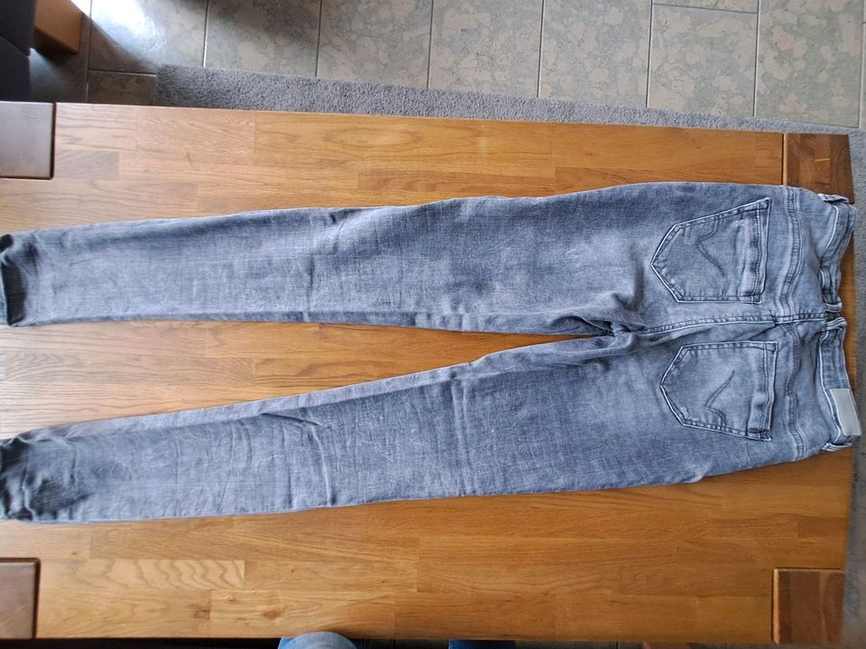 only Jeans Hose grau Gr. S Länge 34 in Uedem