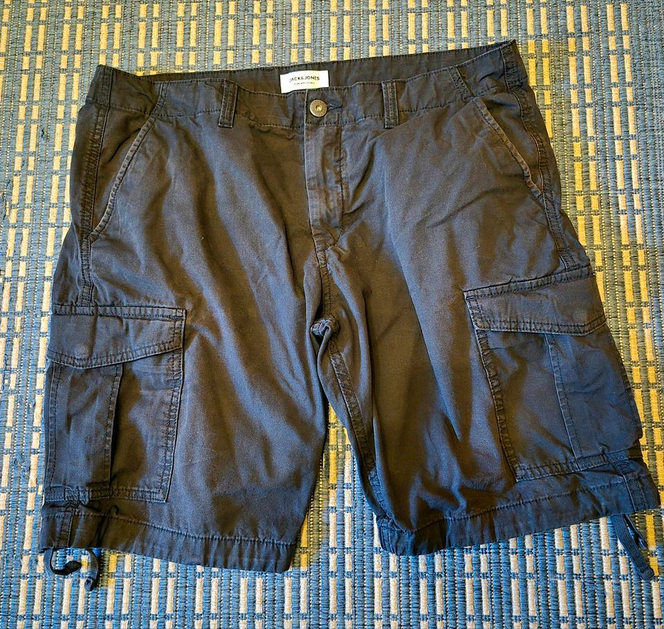 Jack & Jones Kurze Hose Herren Cargo Short Gr. XL Top Zustand in Neustadt a.d.Donau