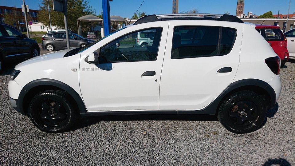 Dacia Sandero II Stepway Prestige Klima/AHK/NAVI in Wismar