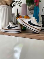 Nike Kinder Sneaker Gr.23,5 Rheinland-Pfalz - Betzdorf Vorschau