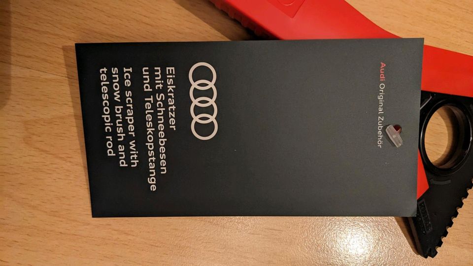 Original Audi Eiskratzer mit Schneebesen und Teleskopstange in