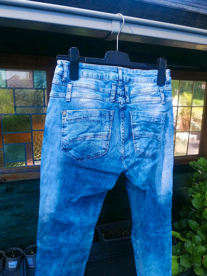 Tredy Jeans / Blau / Gr. 40 / NEUWERTIG in Lindlar