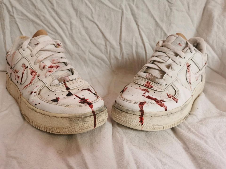 Nike Air Force 1 Halloween Blood Costum in weiß Gr 38,5 in Kiel