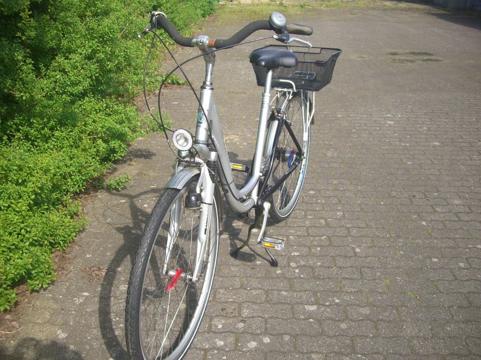 1 Original Böttcher Damenfahrrad 28 " Gebraucht Sylt Design in Heide