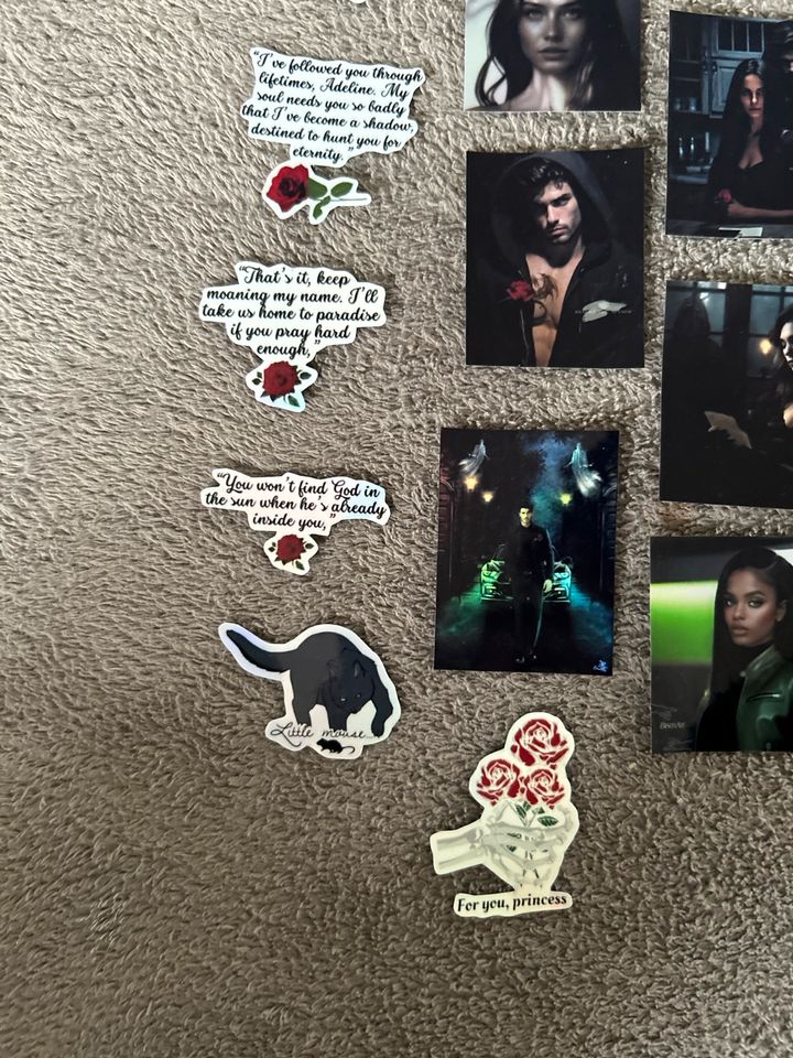 Haunting Hunting Adeline Sticker Chest of Fandoms Fairyloot in Groß-Gerau