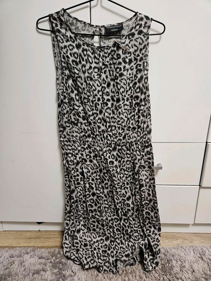 Tessentials Animal Print Kleid Neu! in Sulzbach-Rosenberg