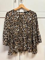 Leo-Design Bluse / Vero Moda / Größe S / wie neu Hessen - Petersberg Vorschau